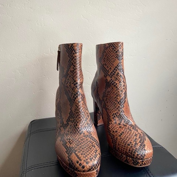 Y2K Minimalist H&M Faux Leather Snakeskin Boots - Picture 2 of 9